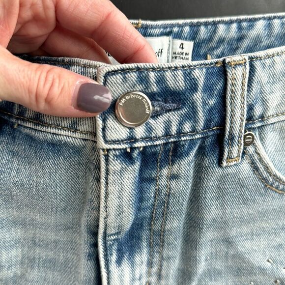 NWOT Rebecca Minkoff Women's 4 Crystal Embellished Distressed Denim Shorts NEW - Picture 3 of 13